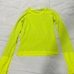 highlight yellow Lululemon swiftly tech